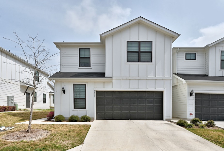 540 Fieldwood Drive Unit A, Buda, TX 78610, Presented by Jeff Embree, Waterloo Realty, LLC